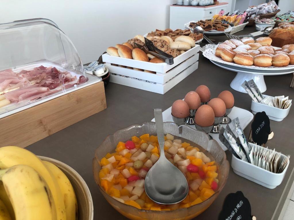 Hotel Flying Pesaro Kültér fotó