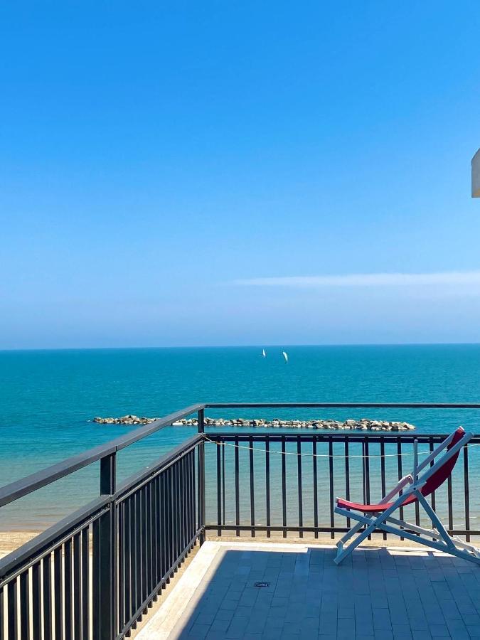 Hotel Flying Pesaro Kültér fotó